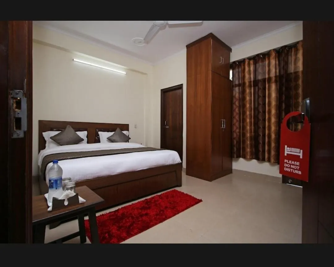 Szálloda Surya Palace Új-Delhi